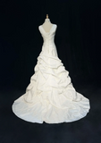 Vintage Bridal Gown 1960s Ball Gown Square Neck Sleeveless Taffeta Pleated Long White Wedding Dresses Elegant Bridal Gowns HZ1121