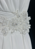 Retro Bridal Gown 1960s A line Strapless Sleeveless Chiffon Pleated Beads Long White Wedding Dresses Elegant Bridal Gowns HZ1121