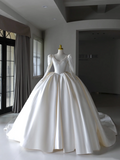 Princess Bridal Dress Ball Gown V Neck Long Sleeves White Wedding Dress With Ruffles Beads White Wedding Dresses Modest Wedding Gowns HZ1121