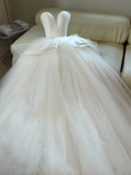 Ethereal Wedding Dress Ball Gown Sweetheart Tulle White Sleeveless Long Simple Wedding Dresses Bridal Gowns HZ1121