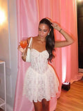 Pretty A line Spaghetti Straps White Lace Formal Homecoming Dresses Short 16th Birthday Outfits Graduation Dress Mini Cocktail Dresses HZ1121