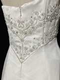 Vintage Bridal Dress A line Strapless Satin White Long Wedding Dress Retro Wedding Dresses Modest Wedding Gowns HZ1121