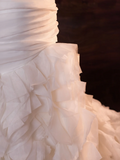 Pretty Wedding Dress Mermaid Strapless Layers Ruffles White Tulle Long Wedding Dresses Bridal Gowns Brides Gown HZ1121