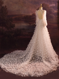 Elegant Wedding Dress Ball Gown Scoop Long Sleeves Tulle Flowers Long Wedding Dresses Bride Dress Bridal Gowns HZ1121
