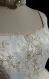 Classic Bridal Gown Ball Gown Square Neck Short Sleeves Tulle White Wedding Dresses Vintage Bridal Gowns HZ1121