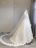Extravagant Ball Gown Strapless White Lace Long Wedding Dresses Elegant Bridal Gowns HZ1121