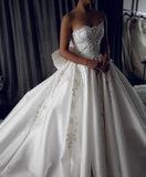 Princess Bridal Dress Ball Gown Strapless Sleeveless Satin White Appliques Wedding Dresses Pretty Bridal Gowns HZ1121