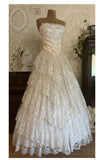 Princess Bridal Dress Ball Gown Strapless Sleeveless Lace White Appliques Wedding Dresses Pretty Bridal Gowns HZ1121