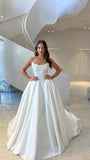 Princess Bridal Dress Ball Gown Strapless Sleeveless Lace White Wedding Dresses Pretty Bridal Gowns HZ1121