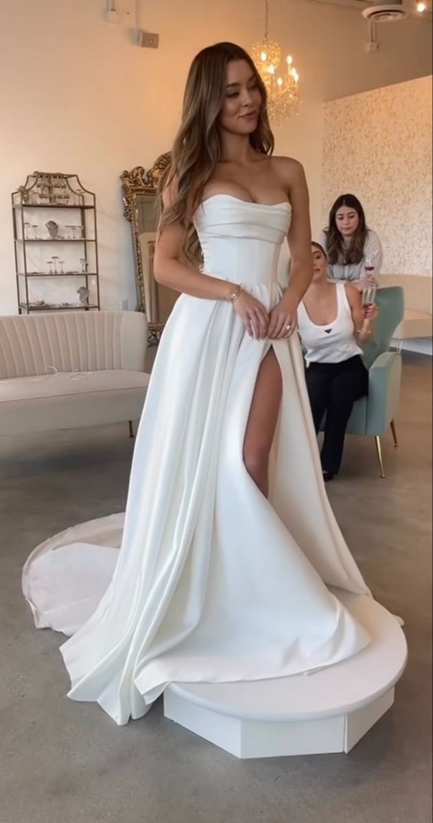 Classic Bridal Gown A Line Sweetheart Satin Slit White Wedding Dresses Minimalist Bridal Gowns HZ1121