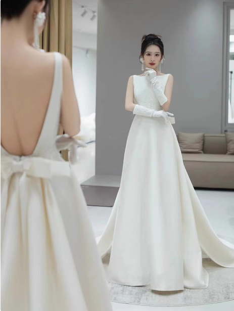 Classic Bridal Gown A line Scoop Satin White Wedding Dresses Minimalist Bridal Gowns HZ1121