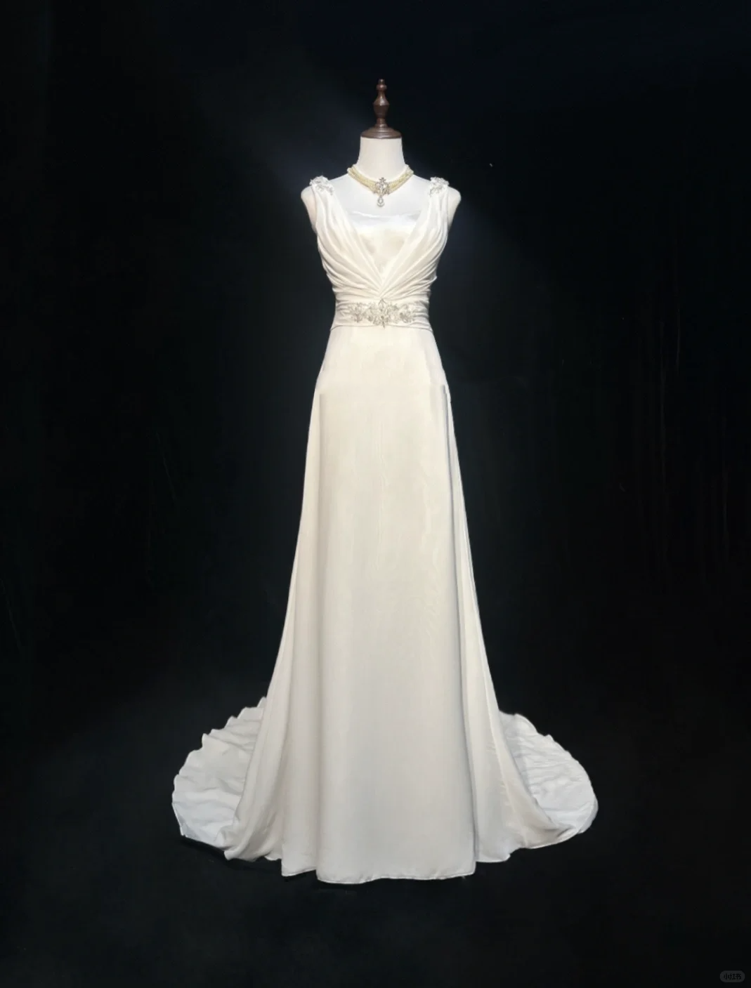 Classic Bridal Gown A line V Neck Chiffon Beads White Wedding Dresses Minimalist Bridal Gowns HZ1121