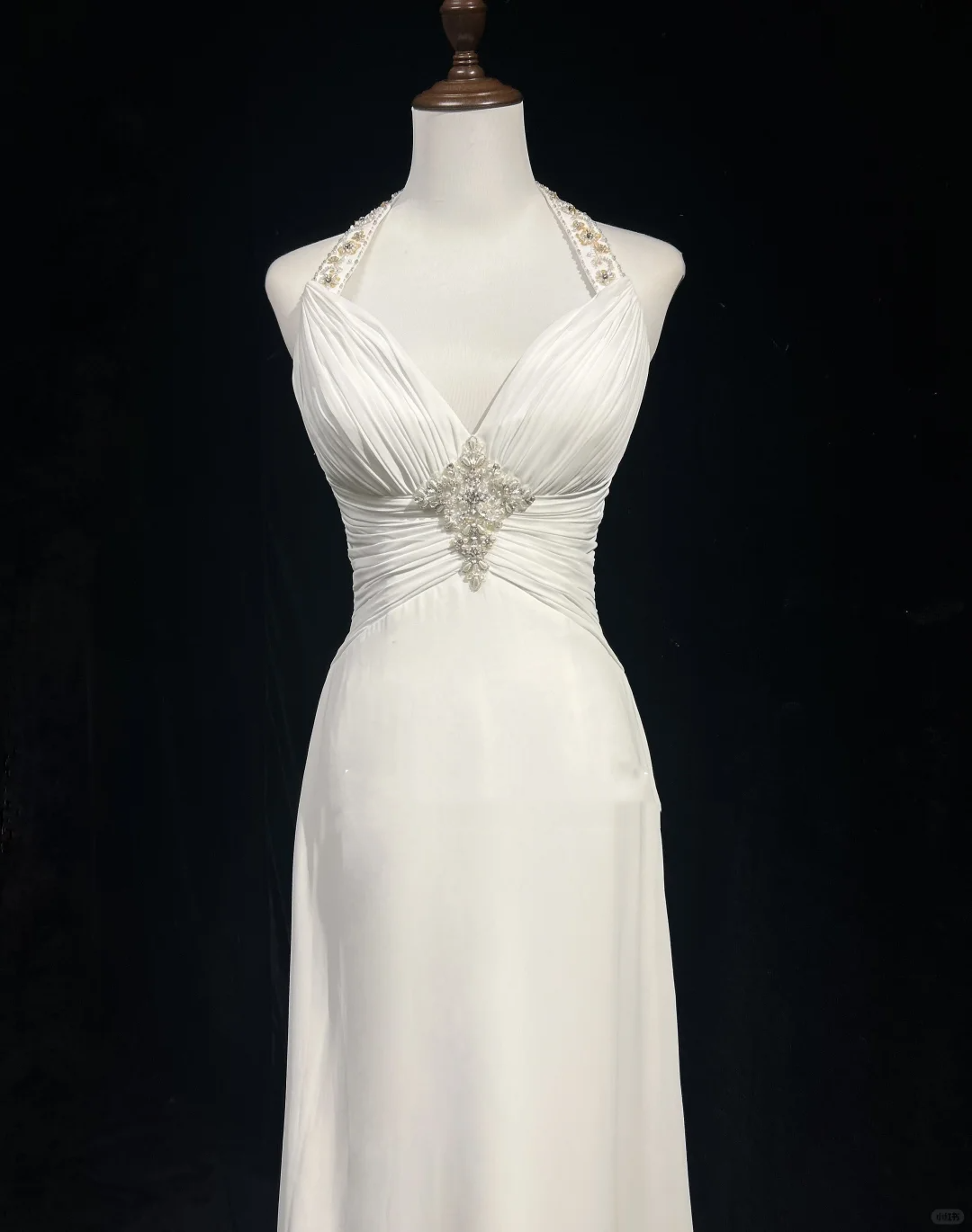 Classic Bridal Gown A line Halter Chiffon White Wedding Dresses Minimalist Bridal Gowns HZ1121