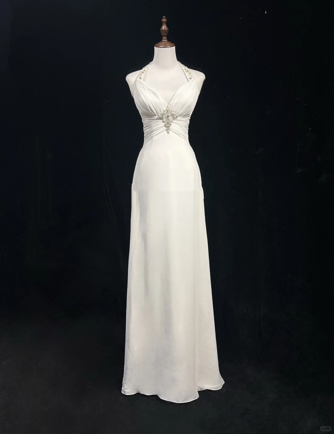 Classic Bridal Gown A line Halter Chiffon White Wedding Dresses Minimalist Bridal Gowns HZ1121