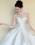 Timeless Sweetheart Neck Luxury Wedding Dresses White Ball Gown Satin Applique Long Bridal Gowns HZ1121