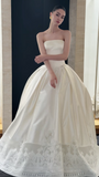 Timeless Strapless Ball Gown Satin Wedding Dresses White Applique Bridal Gowns Sleeveless Bridal Dresses HZ1121