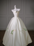 Pretty Wedding Dress Ball Gown Strapless Satin Beads White Long Wedding Dresses Bridal Gowns HZ1121