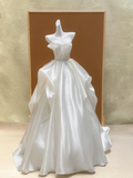 Pretty Wedding Dress Ball Gown Strapless Satin Long Sleeveless White Wedding Dresses Bridal Gowns HZ1121