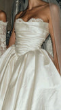 Pretty Wedding Dress Ball Gown Strapless Ivory Satin Long Wedding Dresses Bridal Gowns HZ1121